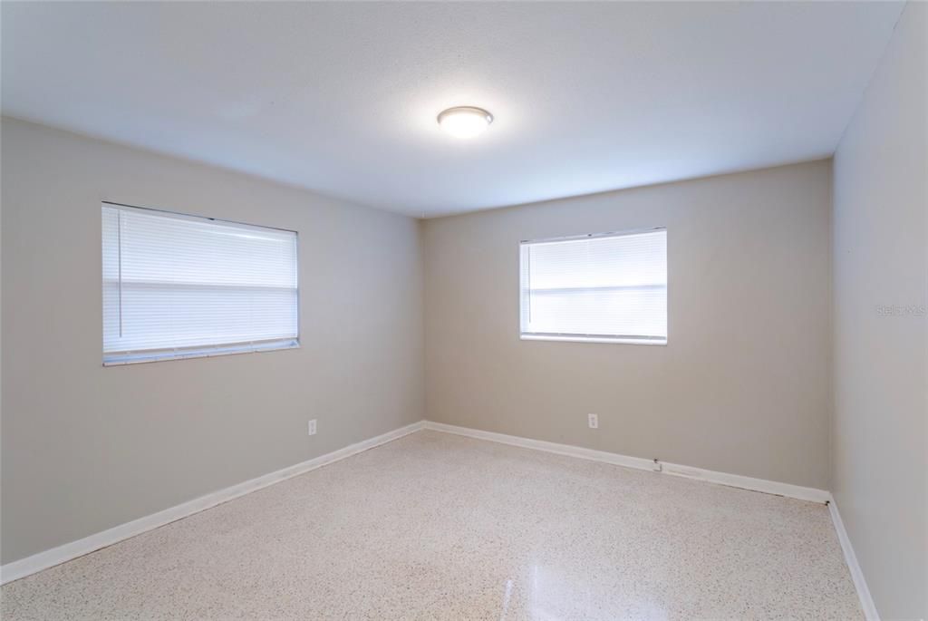 На продажу: $375,000 (2 спален, 0 ванн, 1276 Квадратных фут)