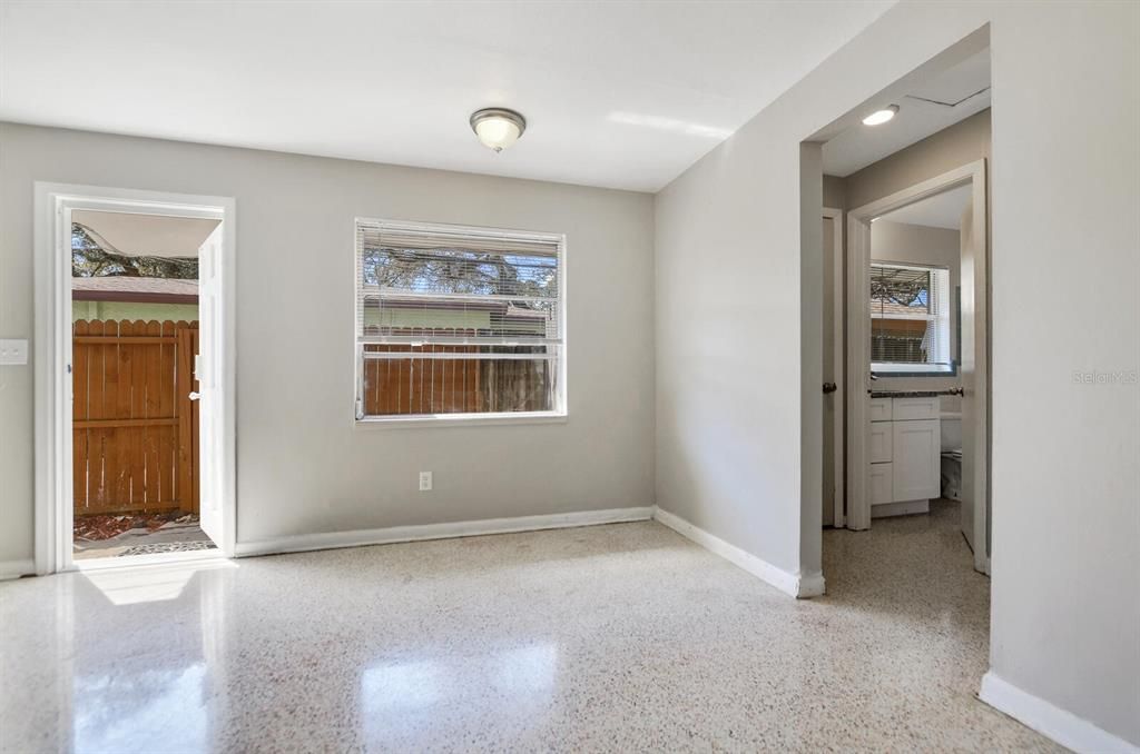 На продажу: $375,000 (2 спален, 0 ванн, 1276 Квадратных фут)