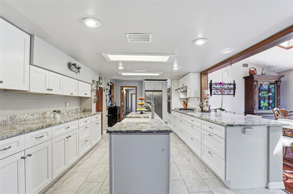 Activo con contrato: $900,000 (4 camas, 4 baños, 3361 Pies cuadrados)