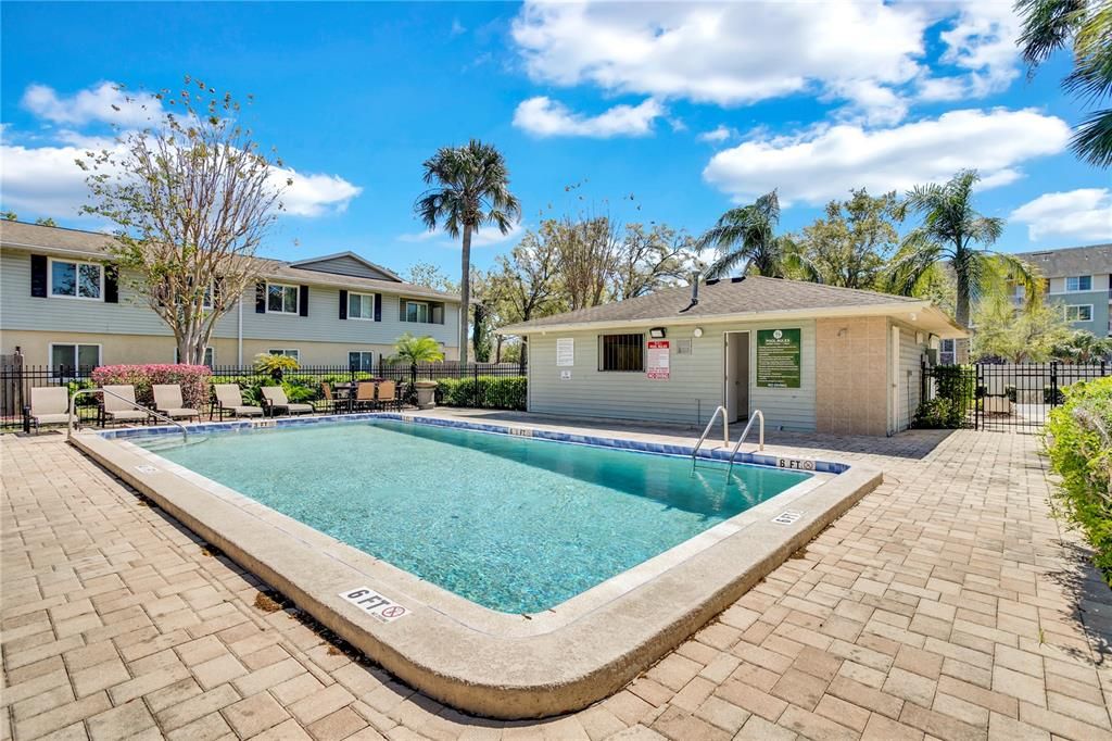 На продажу: $164,900 (2 спален, 2 ванн, 918 Квадратных фут)