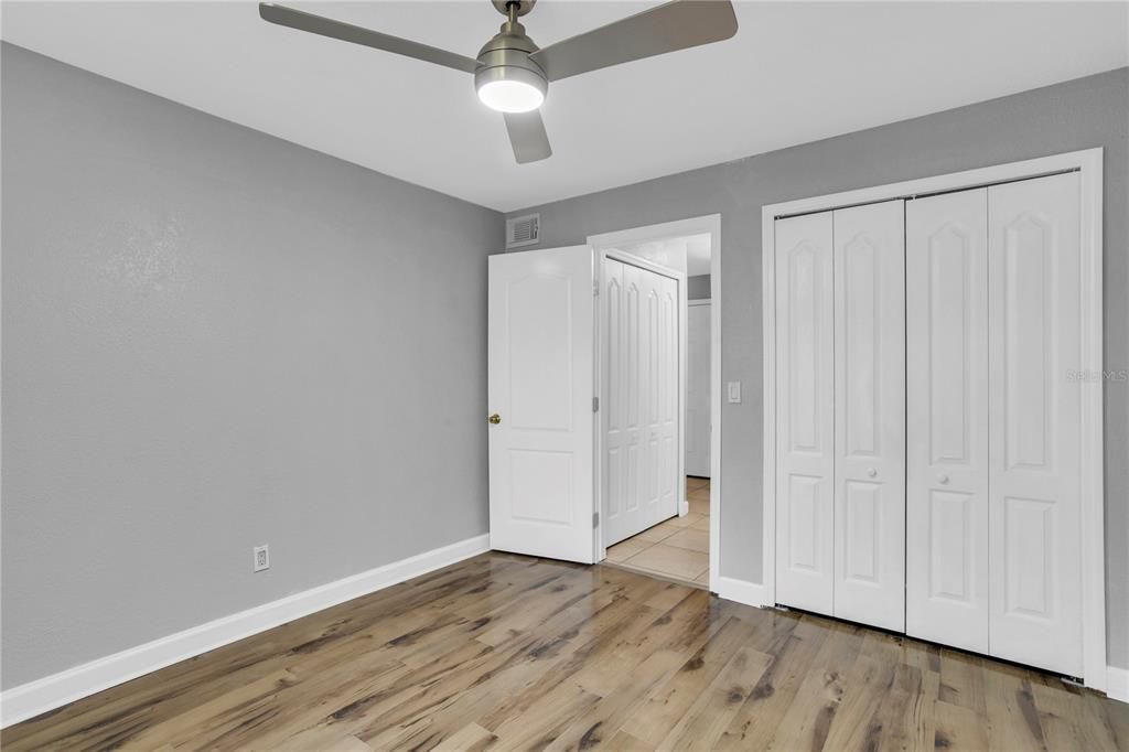 На продажу: $164,900 (2 спален, 2 ванн, 918 Квадратных фут)