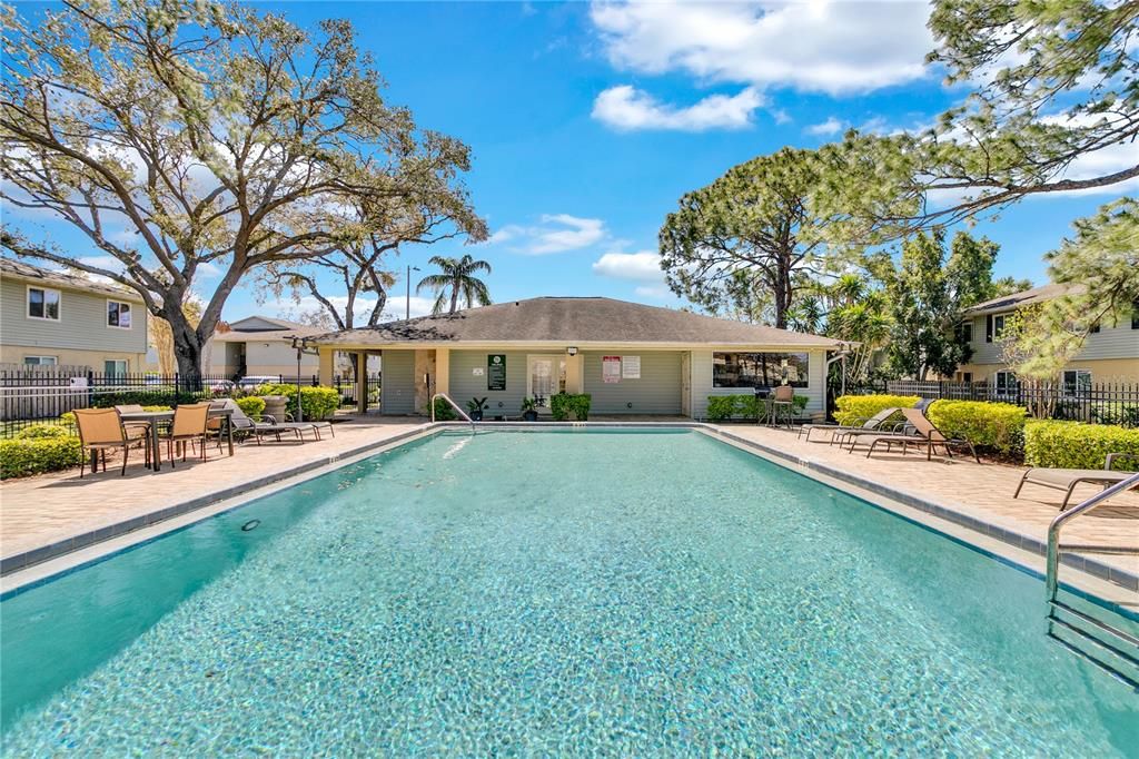 На продажу: $164,900 (2 спален, 2 ванн, 918 Квадратных фут)