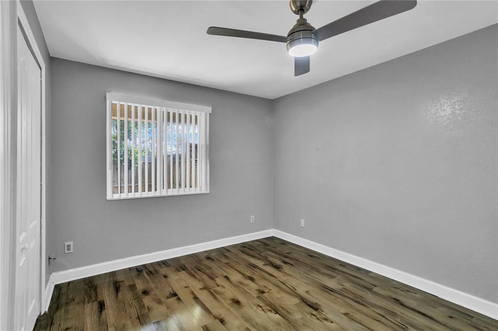 На продажу: $164,900 (2 спален, 2 ванн, 918 Квадратных фут)