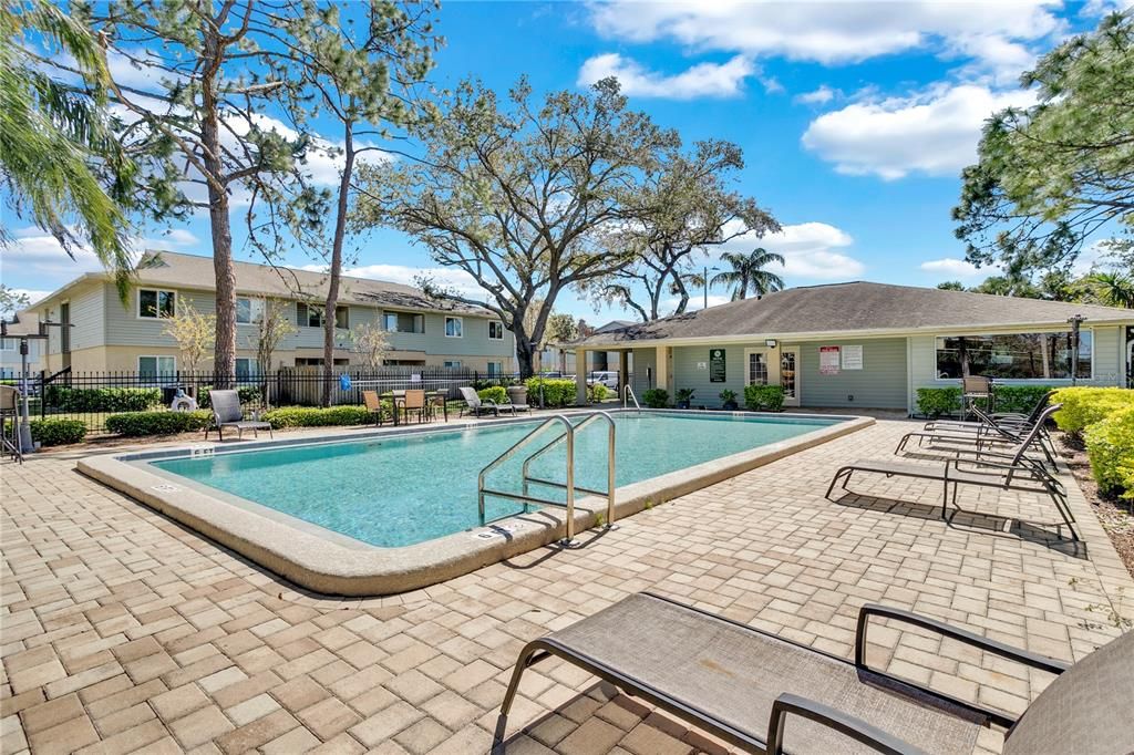 На продажу: $164,900 (2 спален, 2 ванн, 918 Квадратных фут)