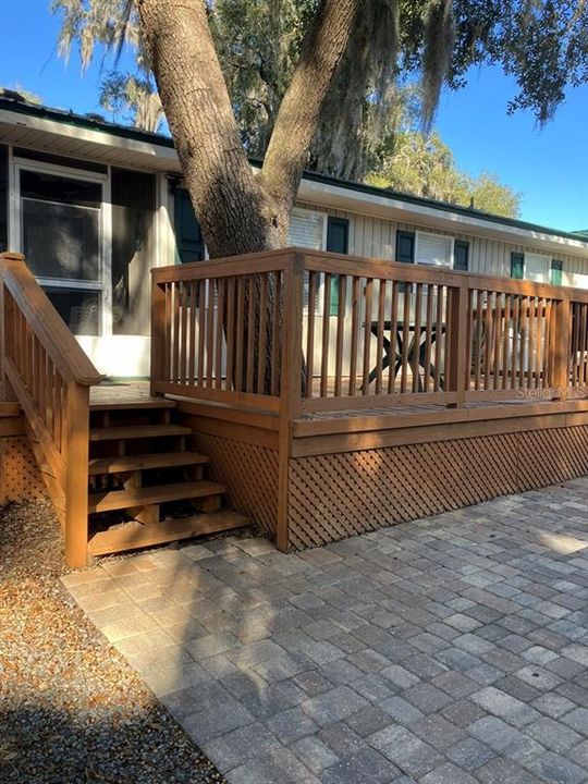For Sale: $250,000 (2 beds, 1 baths, 672 Square Feet)