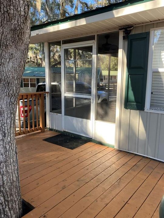 For Sale: $250,000 (2 beds, 1 baths, 672 Square Feet)
