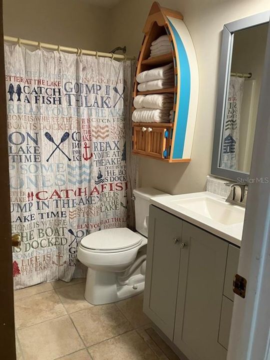 For Sale: $250,000 (2 beds, 1 baths, 672 Square Feet)