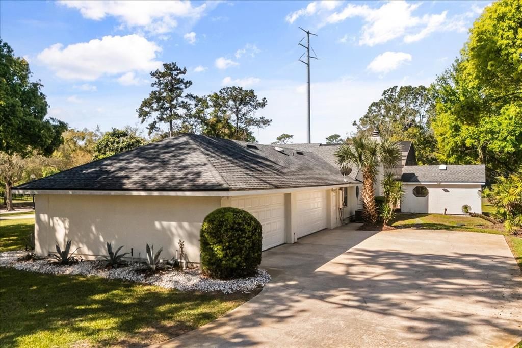 For Sale: $1,399,000 (5 beds, 4 baths, 4007 Square Feet)