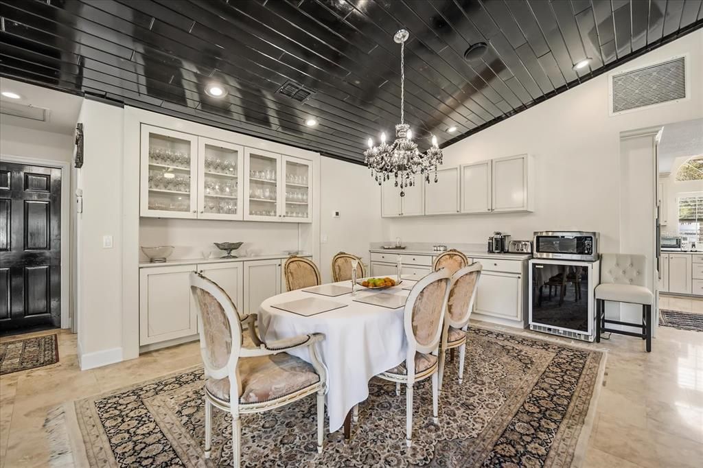 For Sale: $1,399,000 (5 beds, 4 baths, 4007 Square Feet)