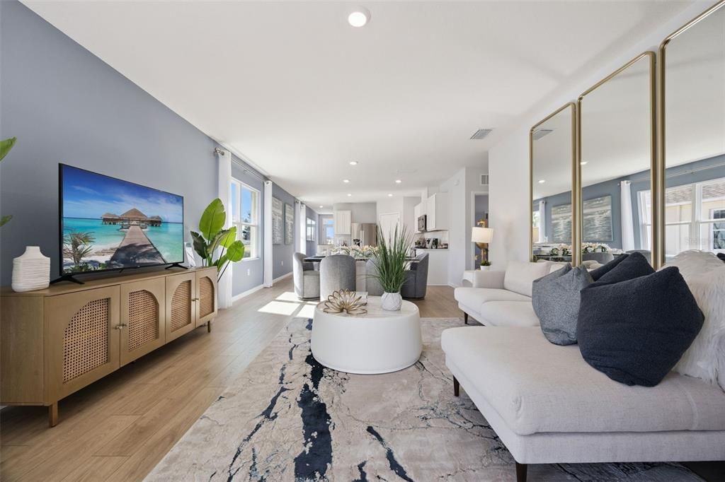 Activo con contrato: $359,990 (4 camas, 2 baños, 1665 Pies cuadrados)