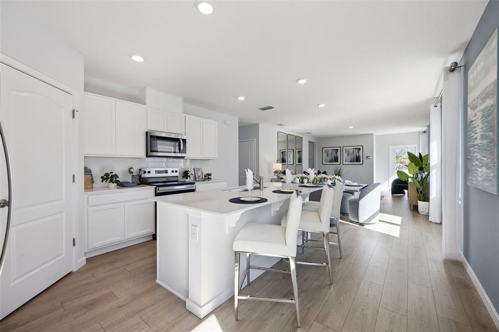 Activo con contrato: $359,990 (4 camas, 2 baños, 1665 Pies cuadrados)