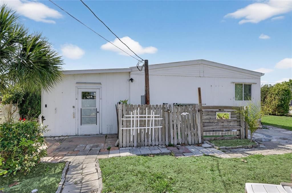 На продажу: $150,000 (2 спален, 2 ванн, 1152 Квадратных фут)