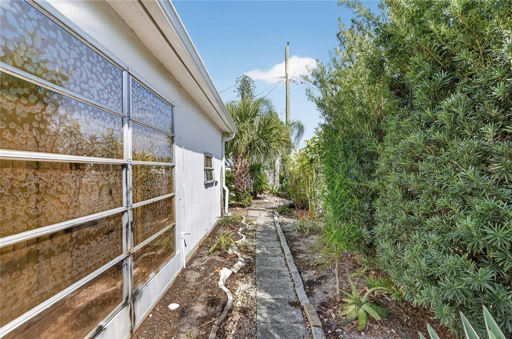 На продажу: $150,000 (2 спален, 2 ванн, 1152 Квадратных фут)