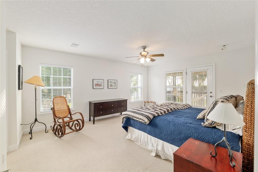 For Sale: $995,000 (4 beds, 4 baths, 3058 Square Feet)