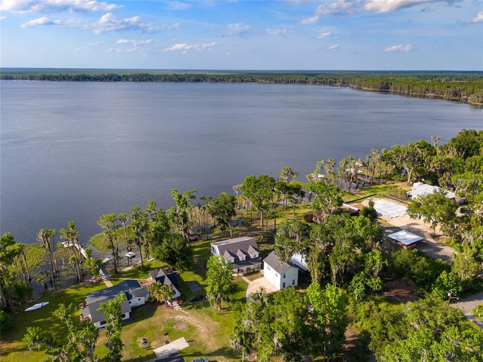 For Sale: $995,000 (4 beds, 4 baths, 3058 Square Feet)