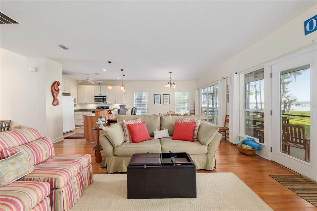 For Sale: $995,000 (4 beds, 4 baths, 3058 Square Feet)