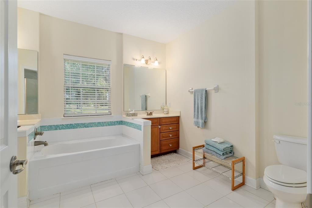 For Sale: $995,000 (4 beds, 4 baths, 3058 Square Feet)
