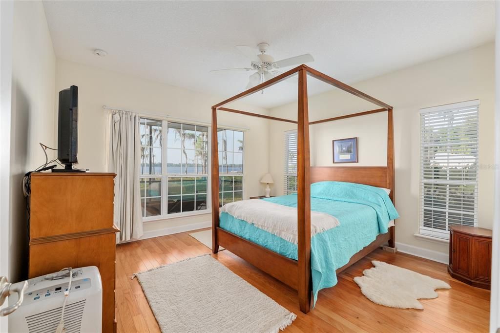 For Sale: $995,000 (4 beds, 4 baths, 3058 Square Feet)