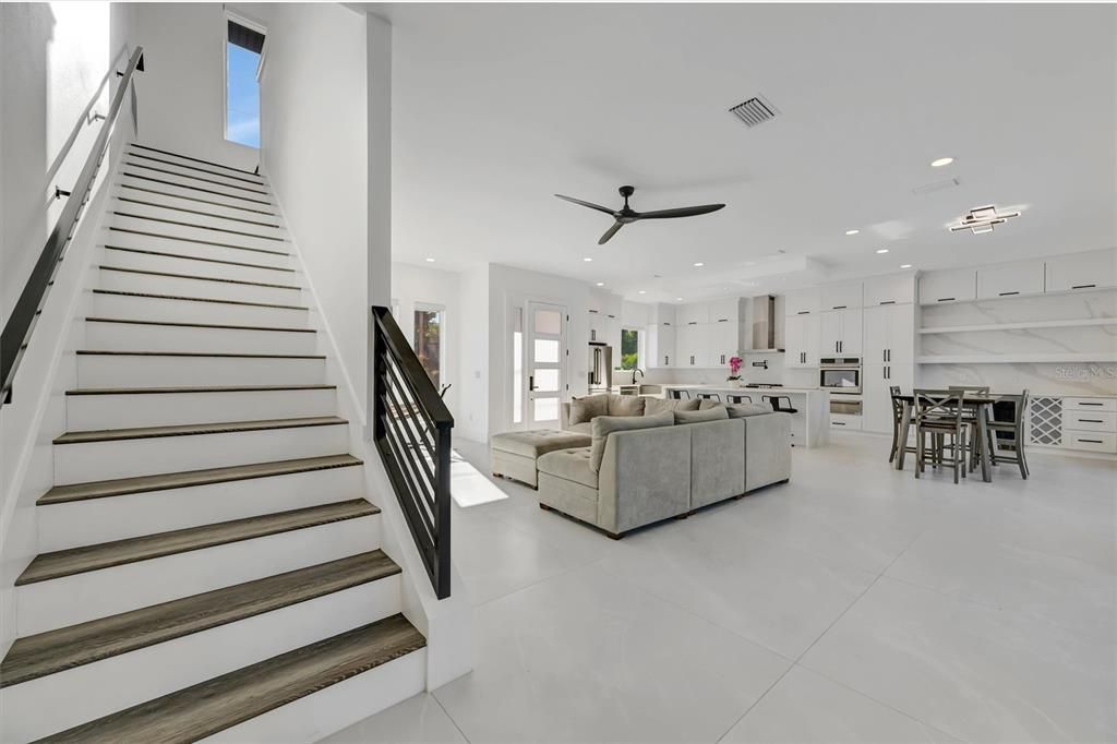 En Venta: $1,245,000 (5 camas, 4 baños, 3098 Pies cuadrados)