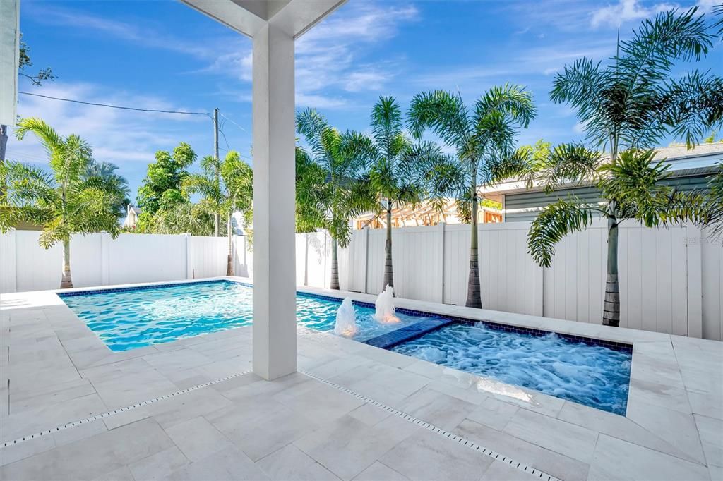 En Venta: $1,245,000 (5 camas, 4 baños, 3098 Pies cuadrados)