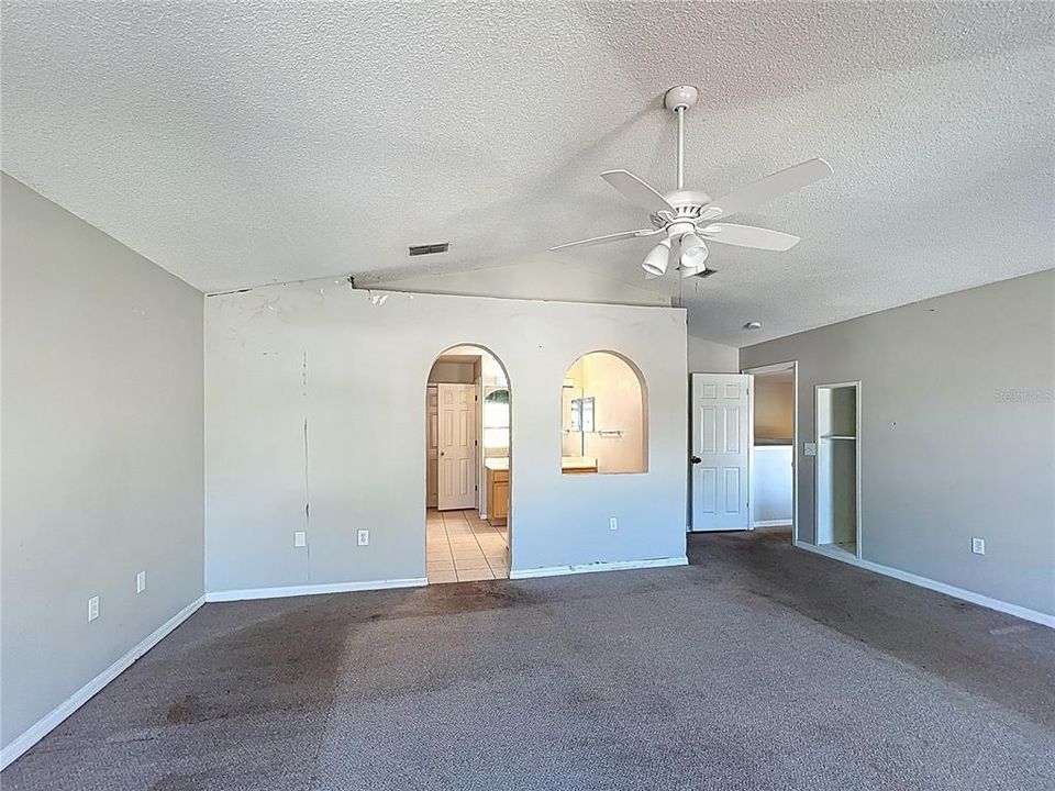 For Sale: $374,100 (4 beds, 2 baths, 2844 Square Feet)