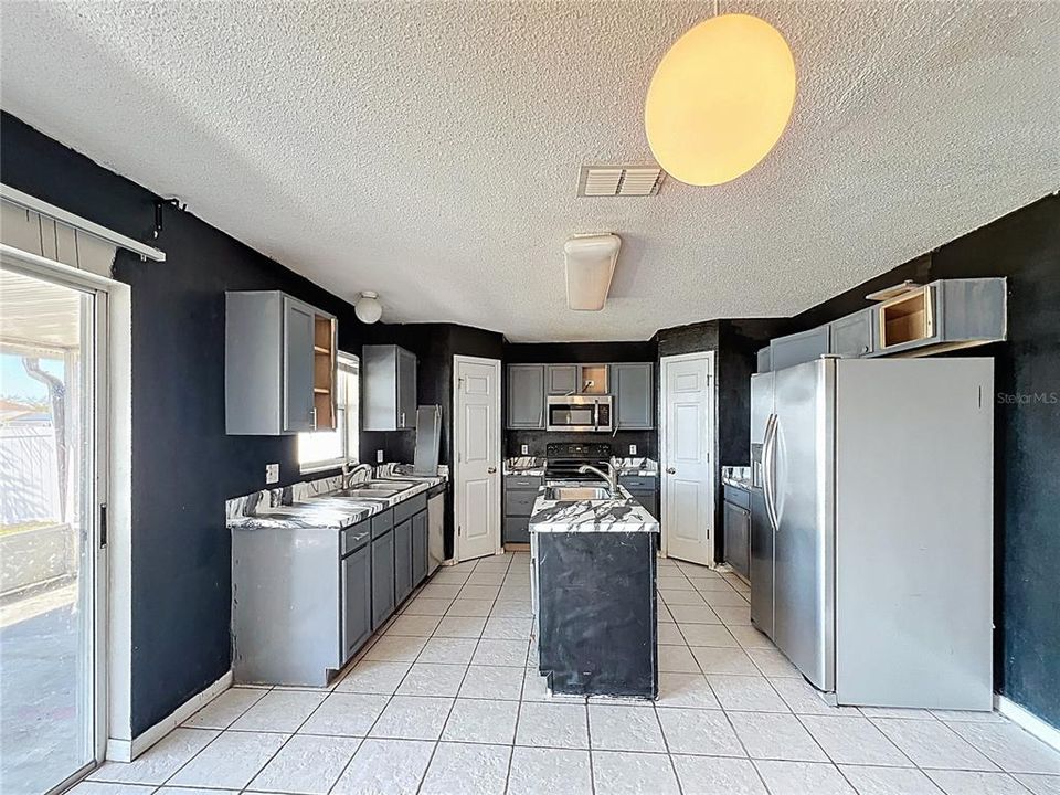 For Sale: $374,100 (4 beds, 2 baths, 2844 Square Feet)