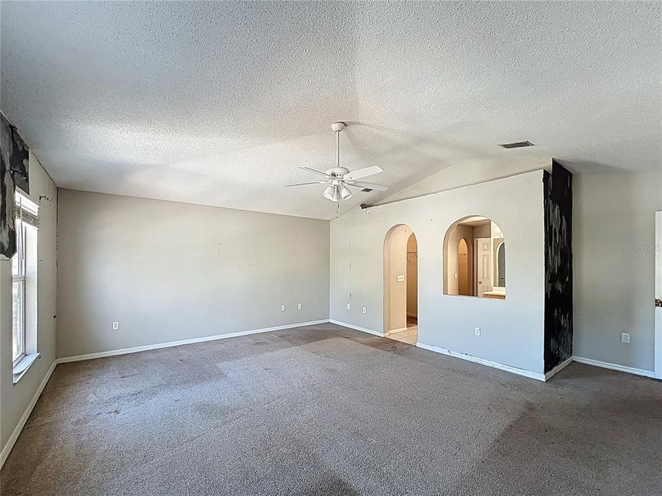 For Sale: $374,100 (4 beds, 2 baths, 2844 Square Feet)