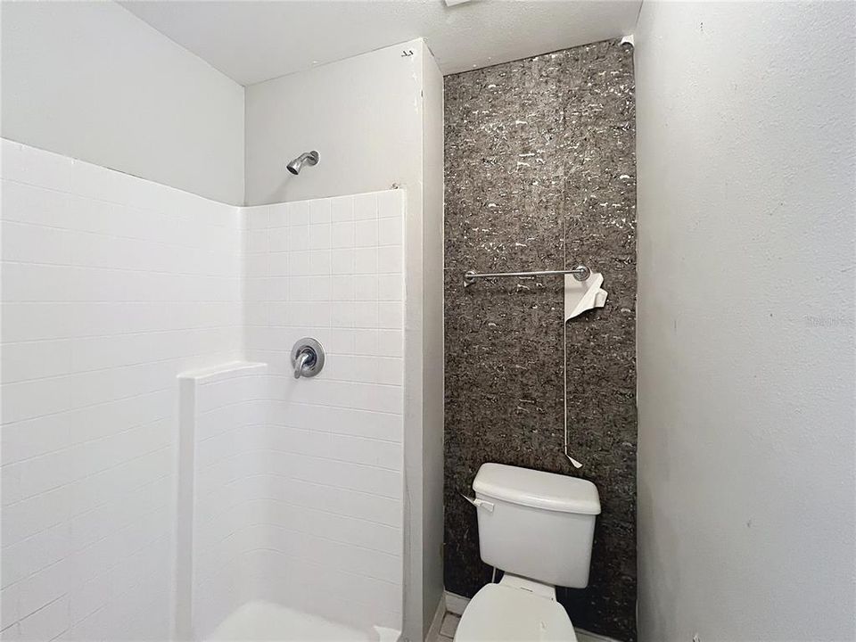 For Sale: $374,100 (4 beds, 2 baths, 2844 Square Feet)