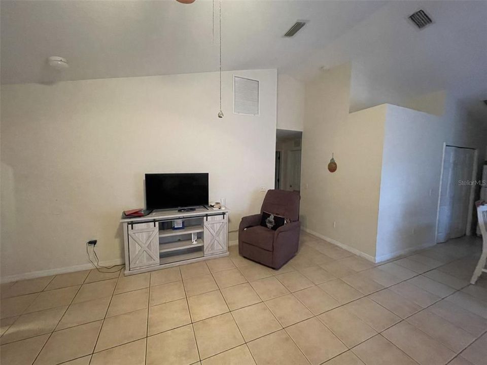 For Sale: $350,000 (4 beds, 0 baths, 2211 Square Feet)