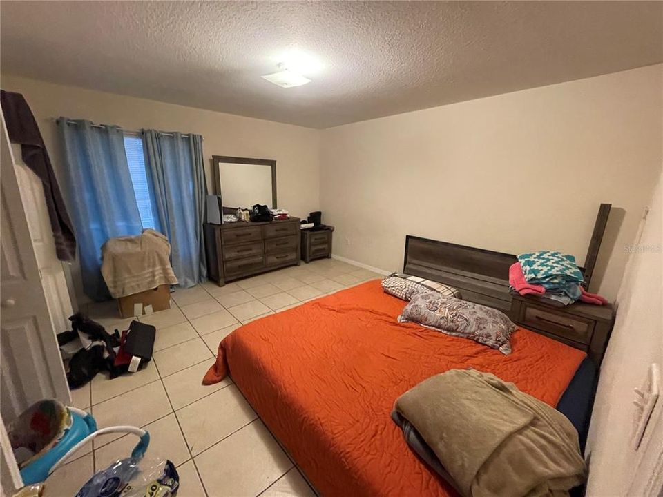For Sale: $350,000 (4 beds, 0 baths, 2211 Square Feet)
