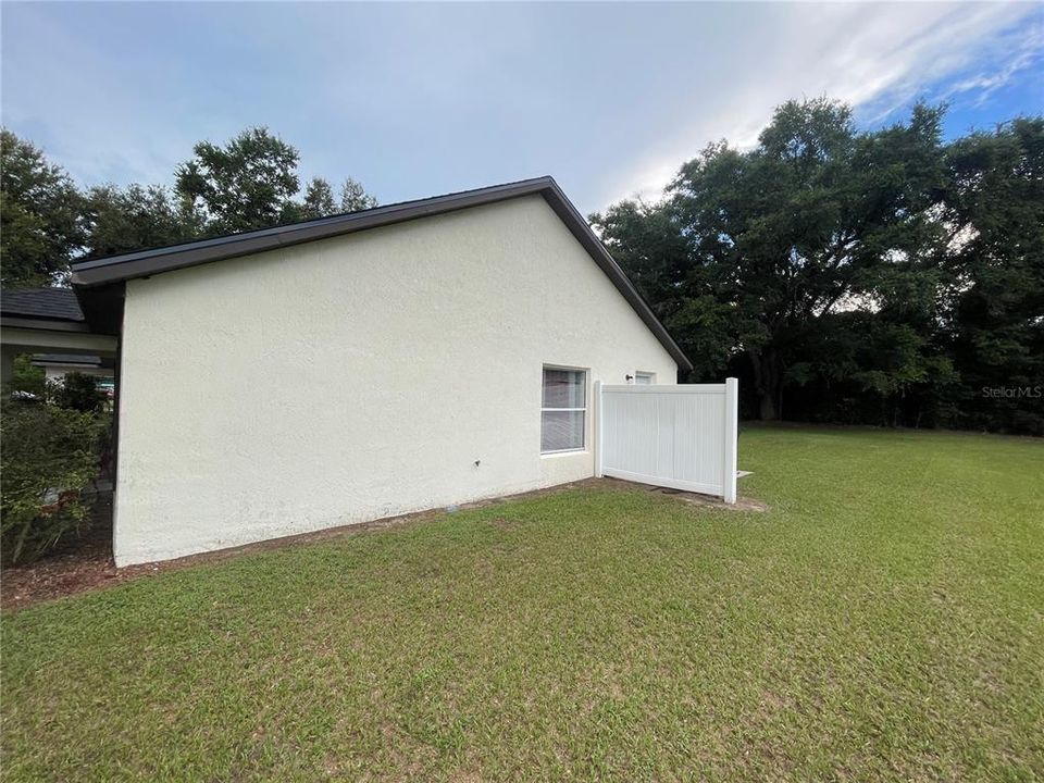 For Sale: $350,000 (4 beds, 0 baths, 2211 Square Feet)