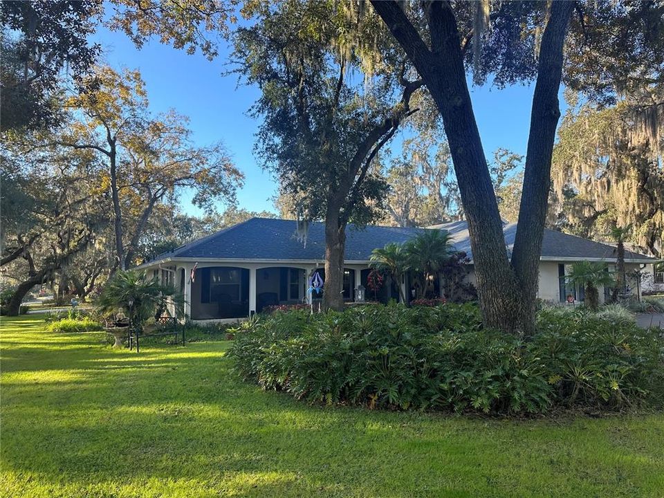 Vendido Recientemente: $475,000 (3 camas, 2 baños, 2232 Pies cuadrados)