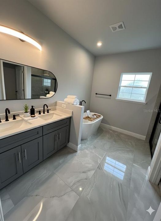 For Sale: $389,000 (4 beds, 2 baths, 1668 Square Feet)