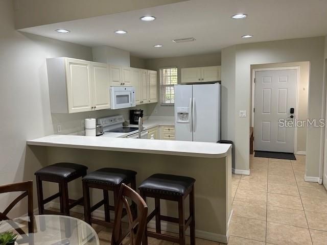 For Rent: $2,900 (2 beds, 2 baths, 1114 Square Feet)