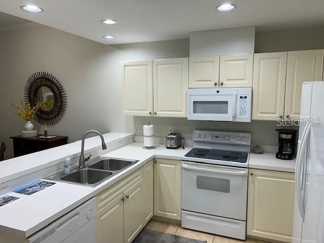 For Rent: $2,900 (2 beds, 2 baths, 1114 Square Feet)