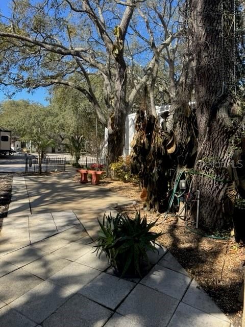 На продажу: $35,000 (0.04 acres)