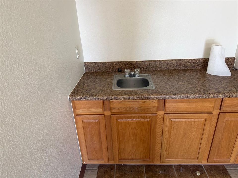 For Sale: $11,376 (0 beds, 0 baths, 711 Square Feet)