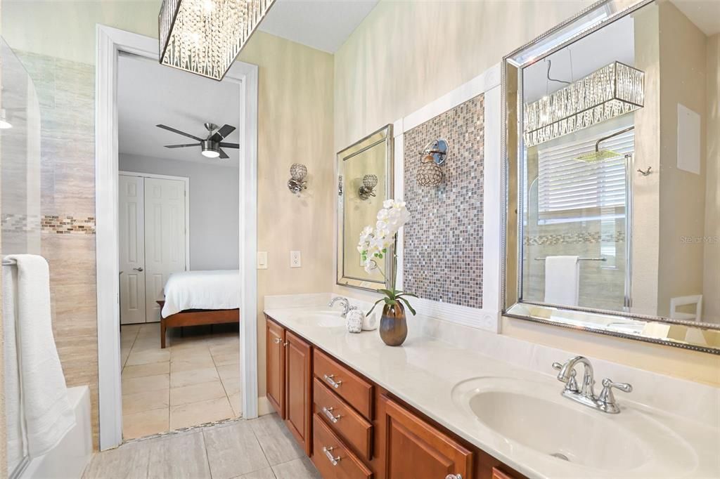 For Sale: $960,000 (5 beds, 4 baths, 3891 Square Feet)