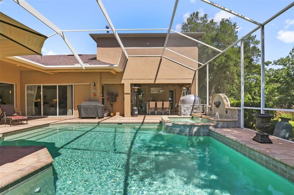 For Sale: $960,000 (5 beds, 4 baths, 3891 Square Feet)