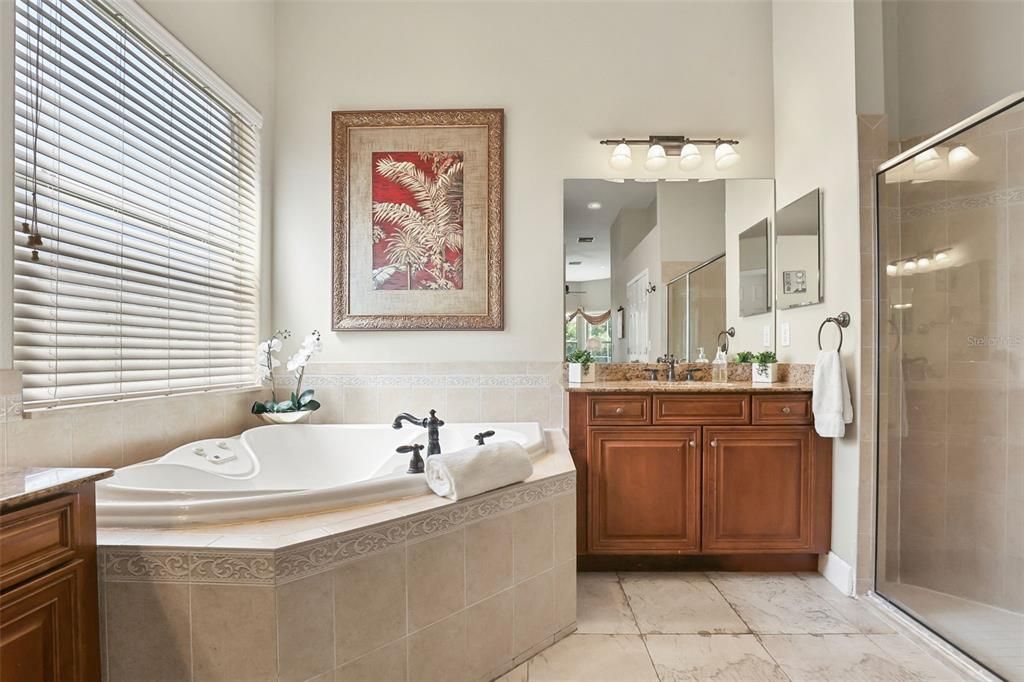 For Sale: $960,000 (5 beds, 4 baths, 3891 Square Feet)