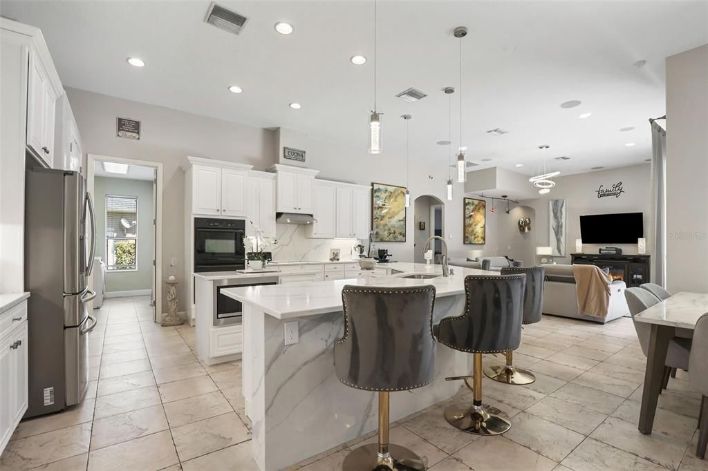 For Sale: $960,000 (5 beds, 4 baths, 3891 Square Feet)