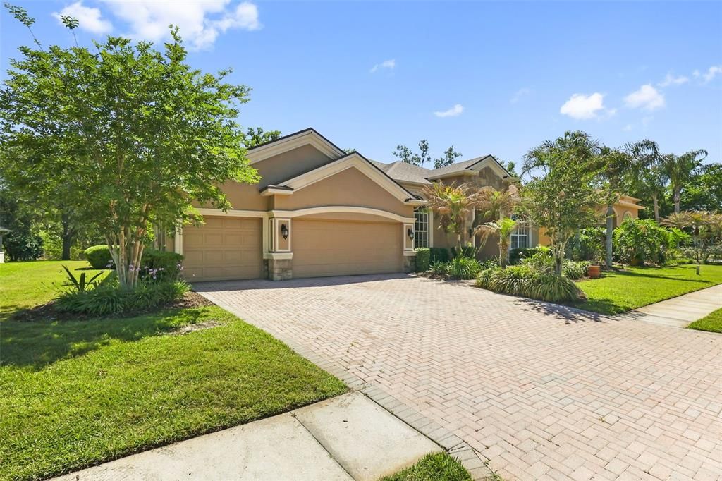 For Sale: $960,000 (5 beds, 4 baths, 3891 Square Feet)