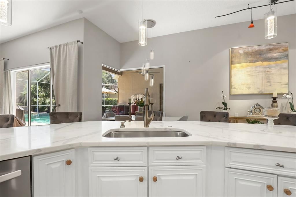 For Sale: $960,000 (5 beds, 4 baths, 3891 Square Feet)