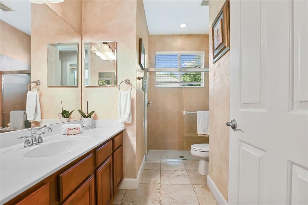 For Sale: $960,000 (5 beds, 4 baths, 3891 Square Feet)