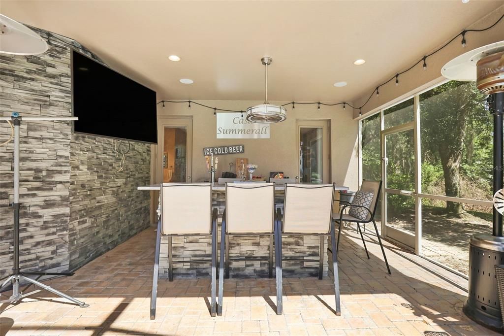 For Sale: $960,000 (5 beds, 4 baths, 3891 Square Feet)