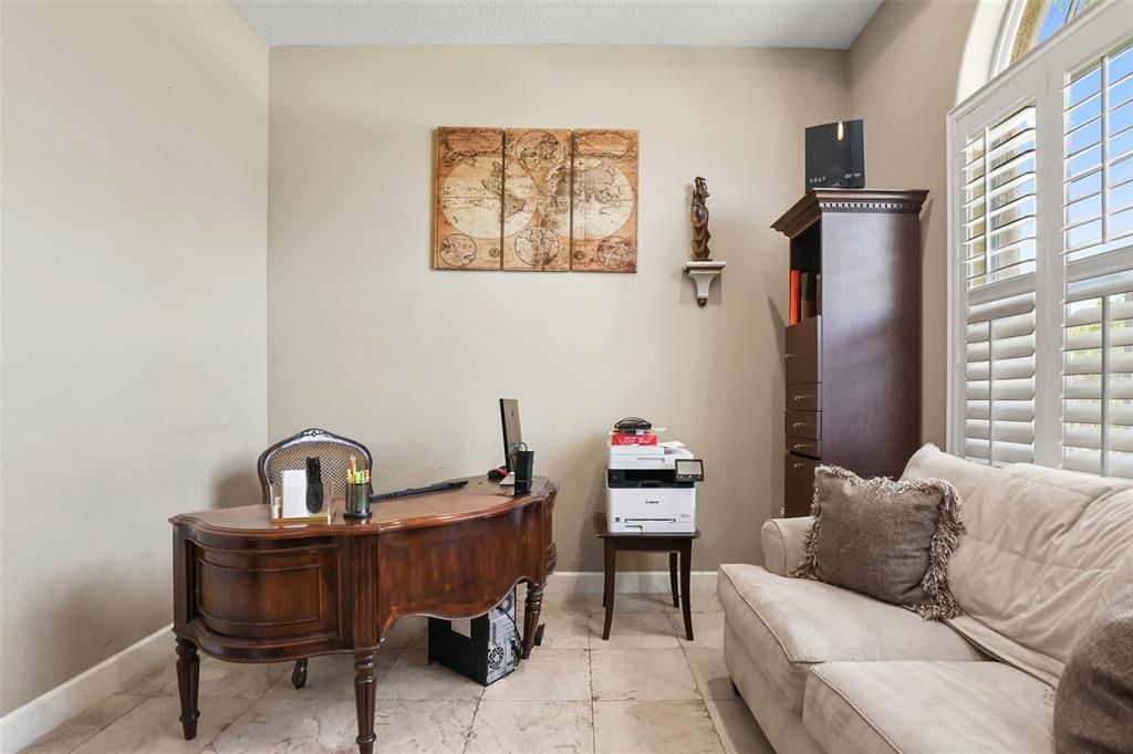 For Sale: $960,000 (5 beds, 4 baths, 3891 Square Feet)