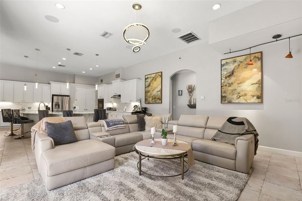 For Sale: $960,000 (5 beds, 4 baths, 3891 Square Feet)
