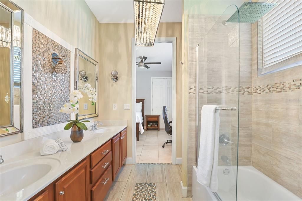 For Sale: $960,000 (5 beds, 4 baths, 3891 Square Feet)