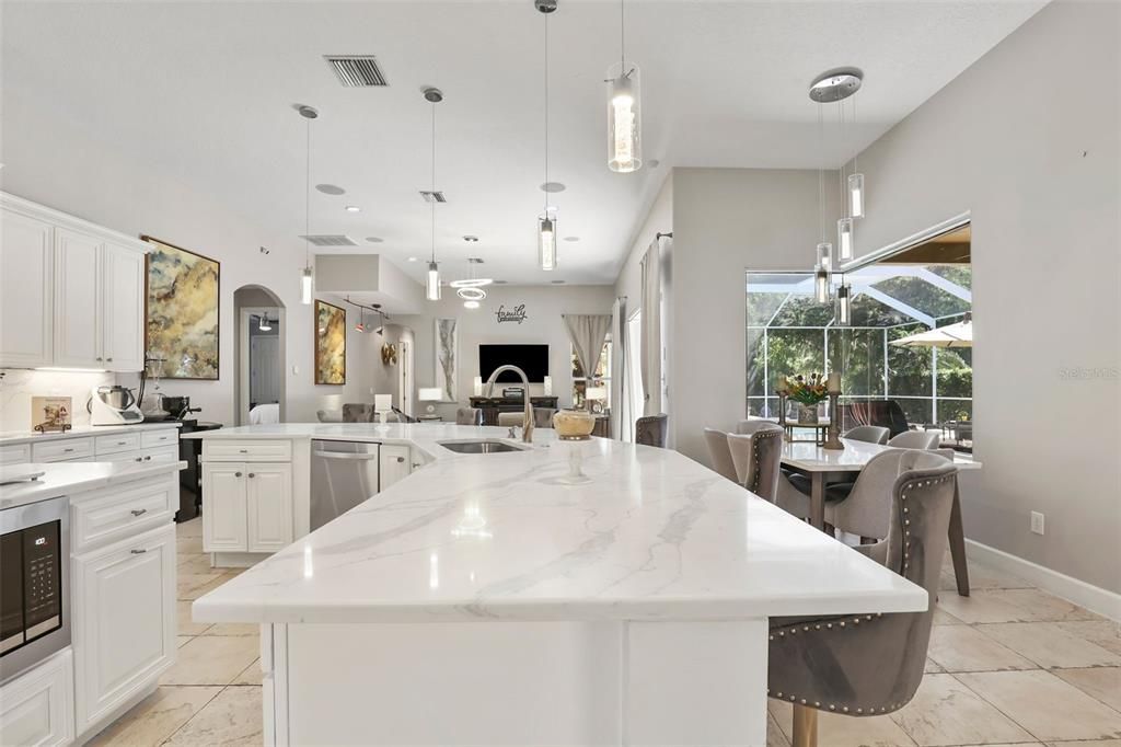 For Sale: $960,000 (5 beds, 4 baths, 3891 Square Feet)