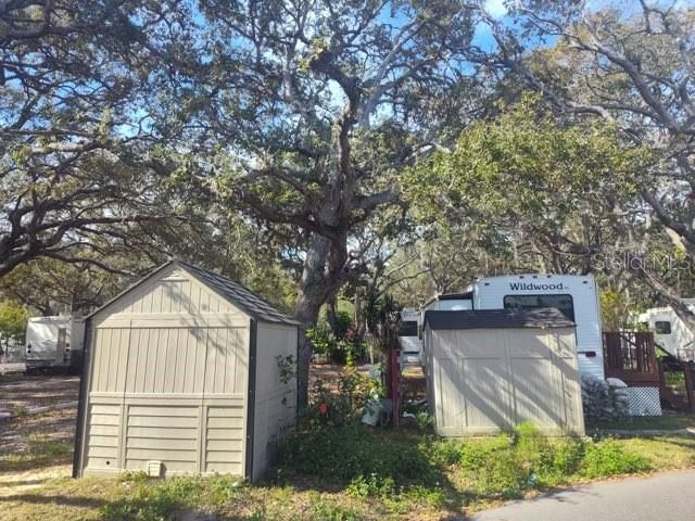 На продажу: $35,000 (0.04 acres)